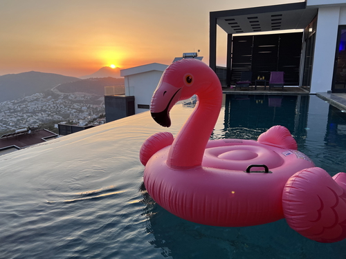  gece  -  Kasım
  | Kalkan Kördere’de Sonsuz Deniz Manzaralı, Isıtmalı Havuzlu Lüks Villa